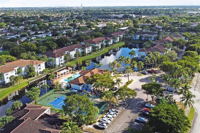 9615 NW 1st Ct 10-204, Pembroke Pines, FL 33024