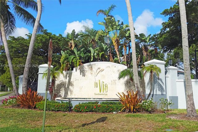 9615 NW 1st Ct 10-204, Pembroke Pines, FL 33024