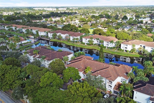 9615 NW 1st Ct 10-204, Pembroke Pines, FL 33024