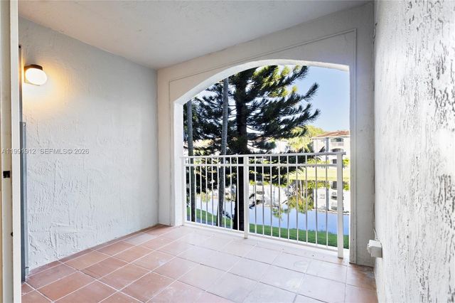 9615 NW 1st Ct 10-204, Pembroke Pines, FL 33024