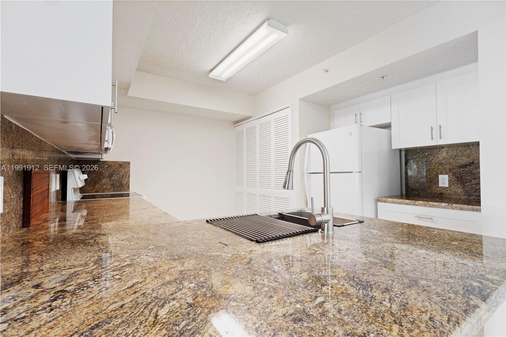 9615 NW 1st Ct 10-204, Pembroke Pines, FL 33024