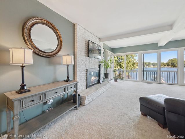 688 Wolverine Drive, Wolverine Lake Village, MI 48390