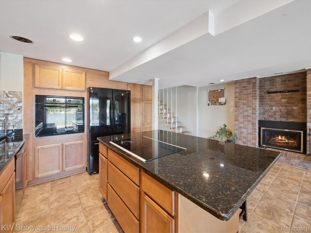 688 Wolverine Drive, Wolverine Lake Village, MI 48390