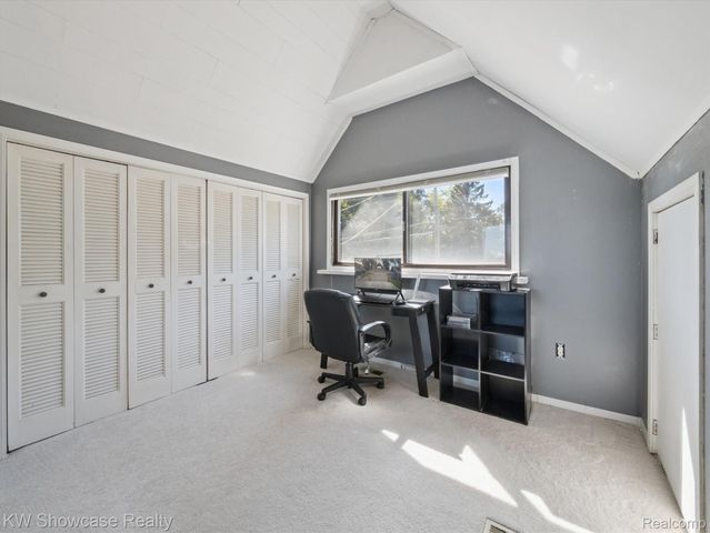 688 Wolverine Drive, Wolverine Lake Village, MI 48390