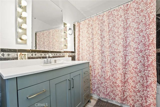 5324 8th Avenue, Los Angeles, CA 90043