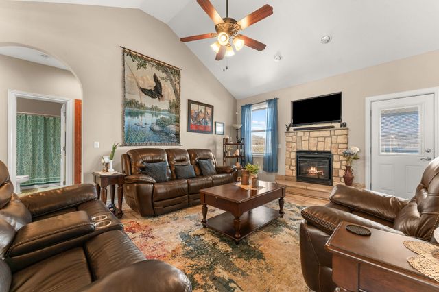 762 Showplace Gateway, Branson, MO 65616