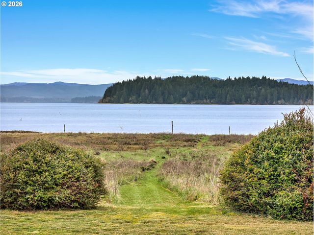 25906 SANDRIDGE Rd, Ocean Park, WA 98640