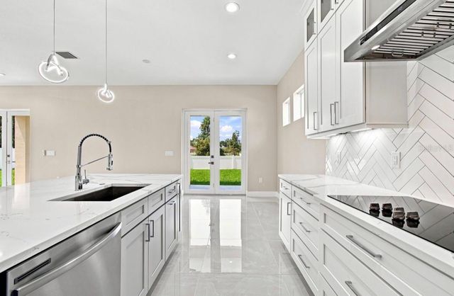 15436 CASEY ROAD, Tampa, FL 33624