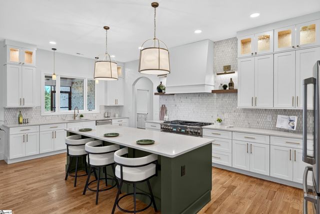 91 S Bates Road, Taylors, SC 29687