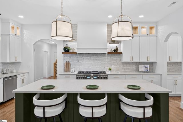 91 S Bates Road, Taylors, SC 29687