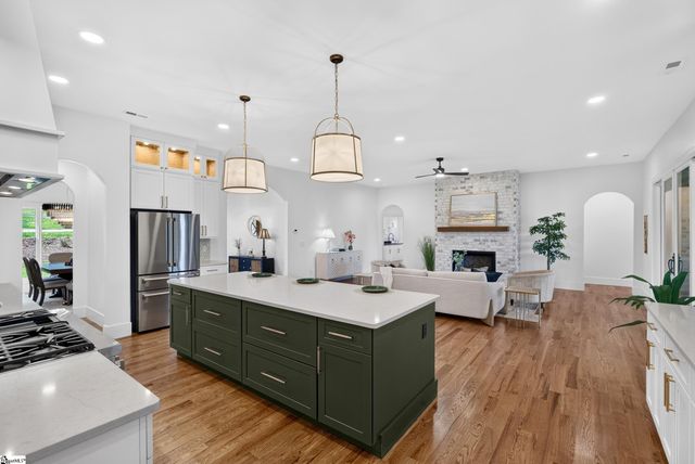 91 S Bates Road, Taylors, SC 29687
