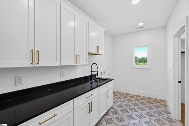 91 S Bates Road, Taylors, SC 29687