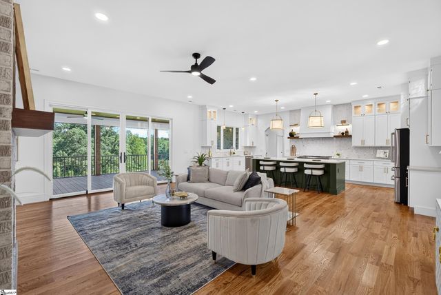 91 S Bates Road, Taylors, SC 29687