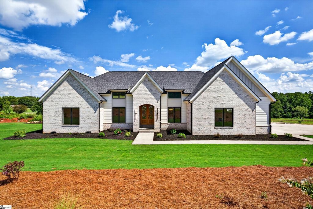91 S Bates Road, Taylors, SC 29687