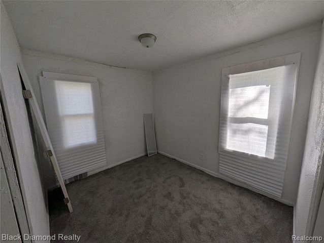 20520 Dresden Street, Detroit, MI 48205