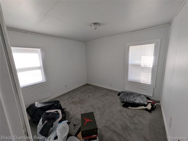 20520 Dresden Street, Detroit, MI 48205
