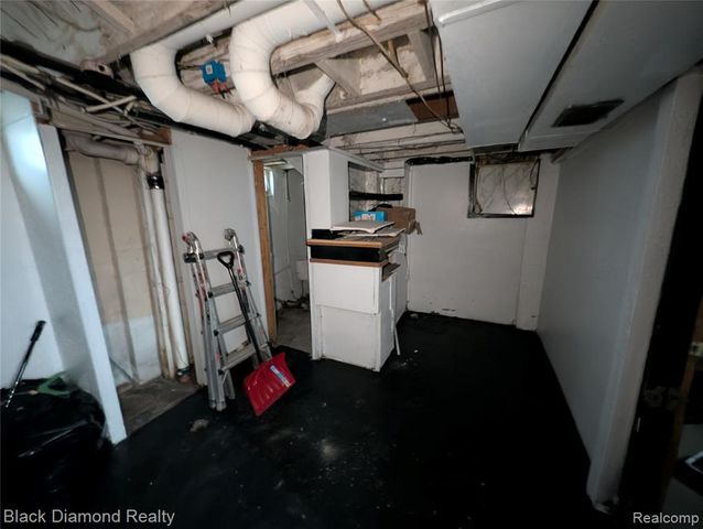 20520 Dresden Street, Detroit, MI 48205