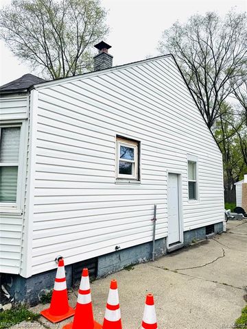 20520 Dresden Street, Detroit, MI 48205