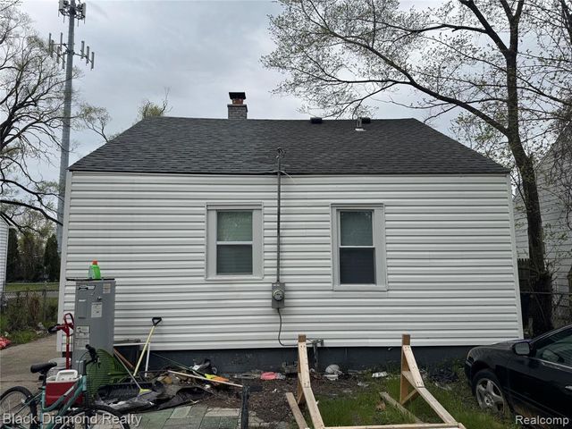 20520 Dresden Street, Detroit, MI 48205
