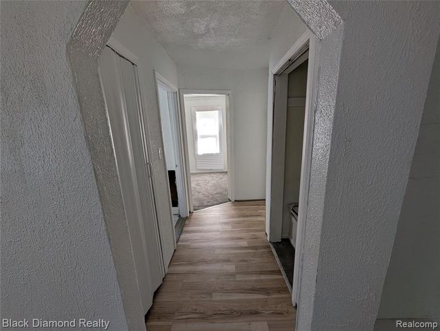 20520 Dresden Street, Detroit, MI 48205