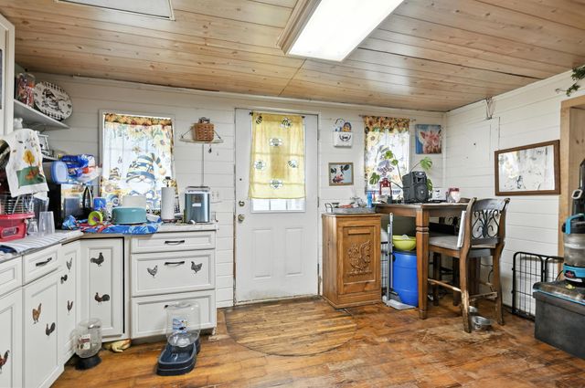 15772 Parrot Road, Neosho, MO 64850