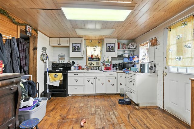 15772 Parrot Road, Neosho, MO 64850