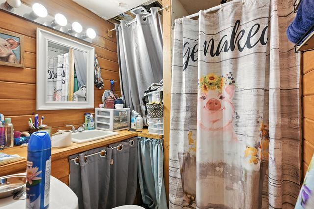 15772 Parrot Road, Neosho, MO 64850