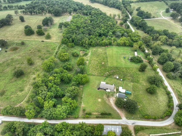 15772 Parrot Road, Neosho, MO 64850