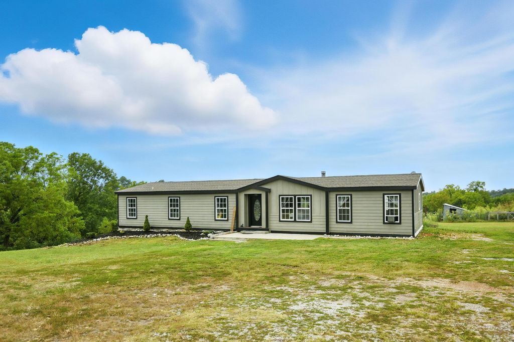 15772 Parrot Road, Neosho, MO 64850