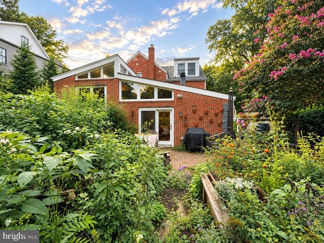 6637 FISHER AVE, Falls Church, VA 22046