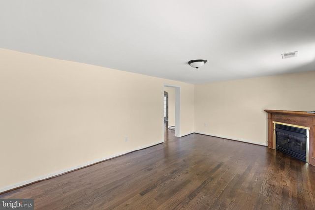 100 DOGWOOD LN, Stephenson, VA 22656