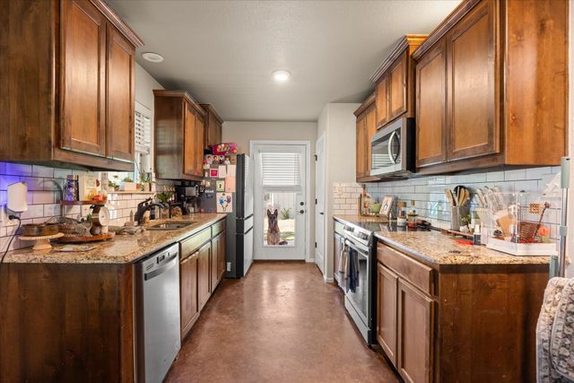 403 W 5th Street, Tolar, TX 76476