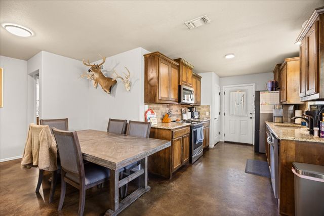 403 W 5th Street, Tolar, TX 76476