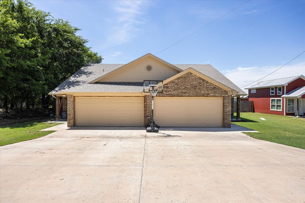 403 W 5th Street, Tolar, TX 76476