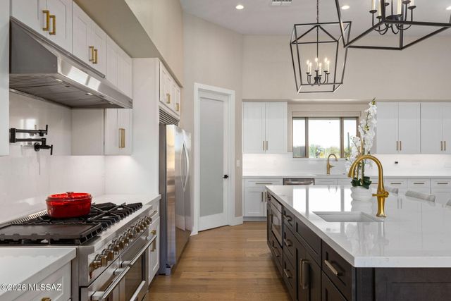 2725 N Megafauna Court, Tucson, AZ 85749