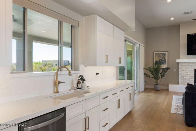 2725 N Megafauna Court, Tucson, AZ 85749