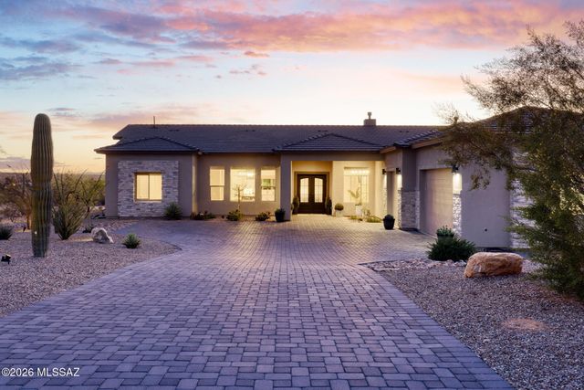 2725 N Megafauna Court, Tucson, AZ 85749