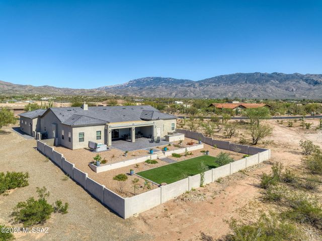 2725 N Megafauna Court, Tucson, AZ 85749