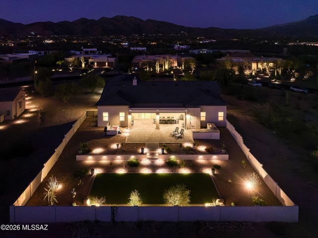 2725 N Megafauna Court, Tucson, AZ 85749