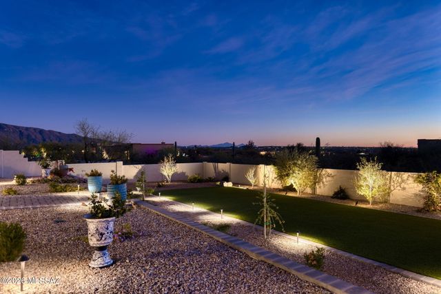 2725 N Megafauna Court, Tucson, AZ 85749