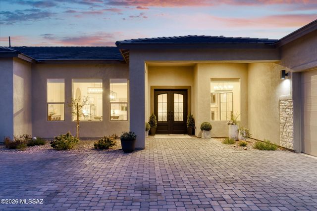 2725 N Megafauna Court, Tucson, AZ 85749