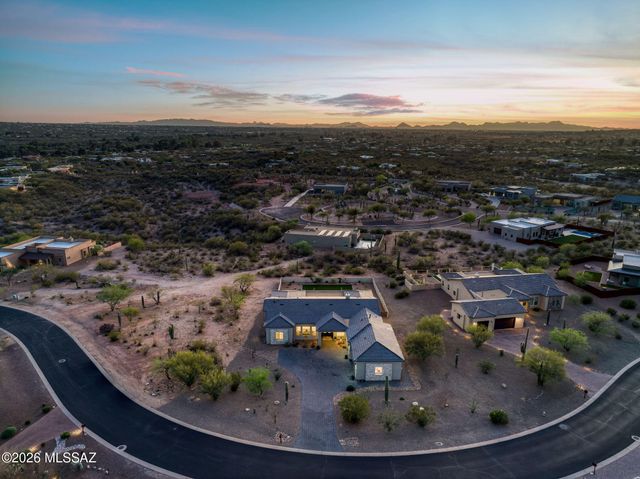 2725 N Megafauna Court, Tucson, AZ 85749