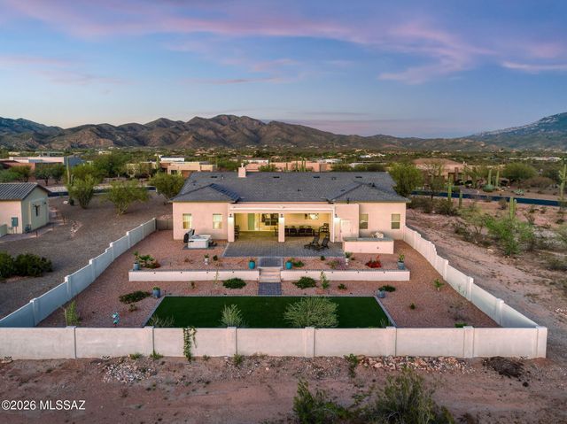 2725 N Megafauna Court, Tucson, AZ 85749