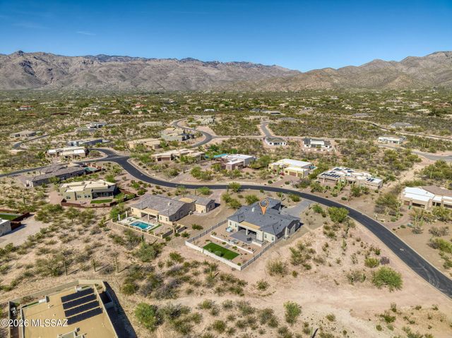 2725 N Megafauna Court, Tucson, AZ 85749