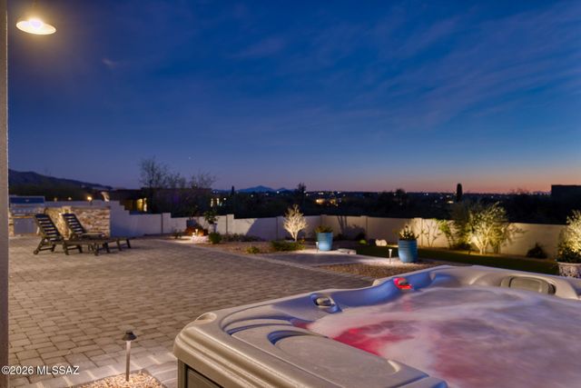 2725 N Megafauna Court, Tucson, AZ 85749