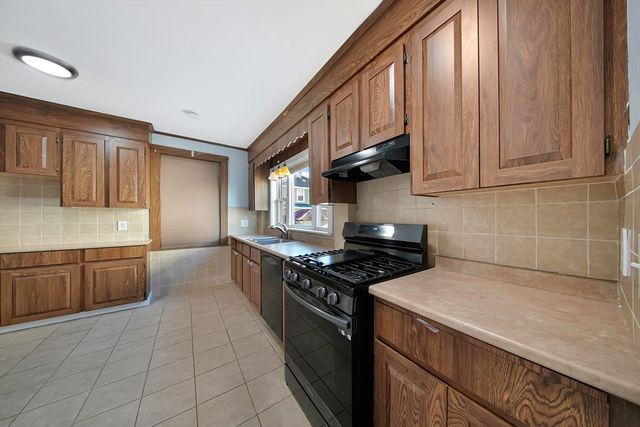 85 Kemper St 1, Quincy, MA 02170