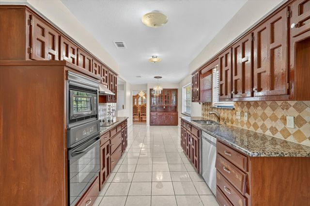 3100 Treehouse Lane, Plano, TX 75075