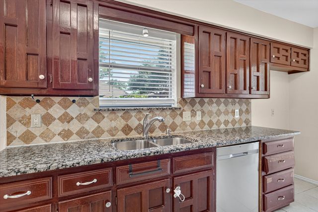 3100 Treehouse Lane, Plano, TX 75075