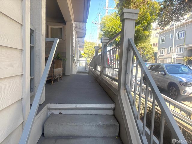 450 Carl Street, San Francisco, CA 94117