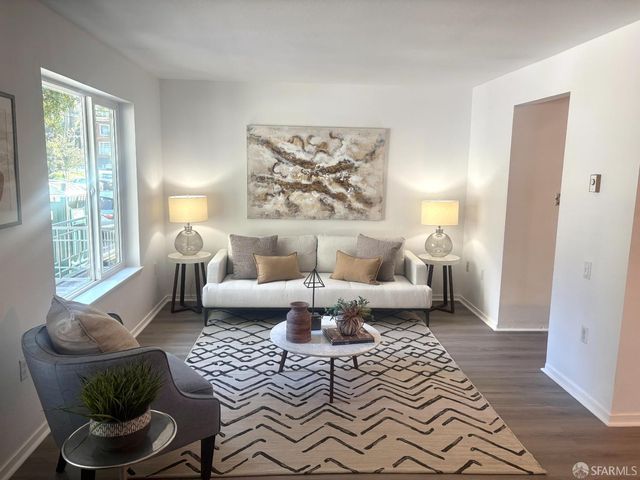 450 Carl Street, San Francisco, CA 94117